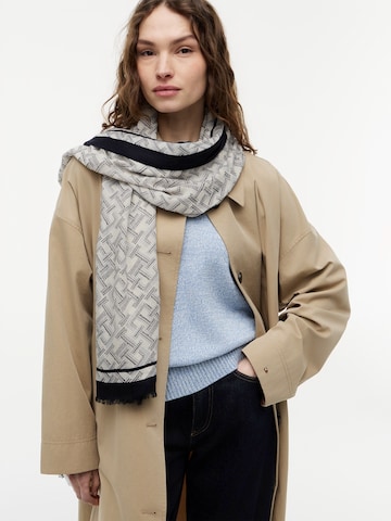 zils TOMMY HILFIGER Lakats