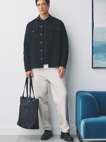 Next - Ajuste regular Camisa en negro