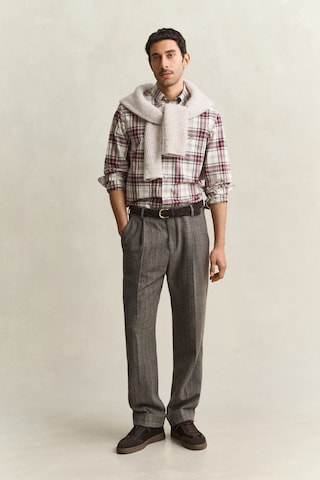 GANT Regular Fit Paita värissä punainen