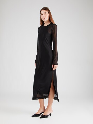Rochie de la Won Hundred pe negru: față