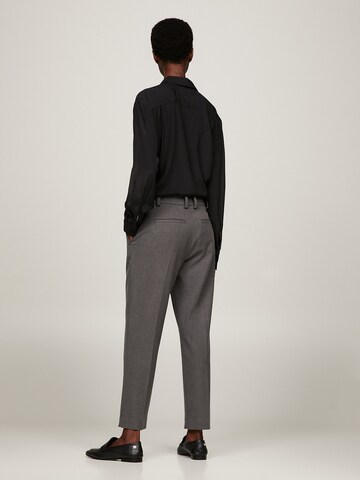 TOMMY HILFIGER Slim fit Pleated Pants in Grey