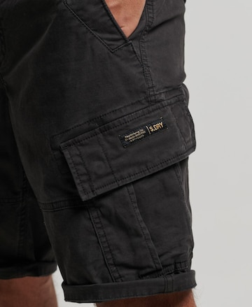 Regular Pantalon cargo Superdry en noir