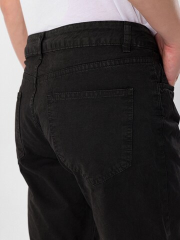 Daniel Hills Regular Trousers in Grey