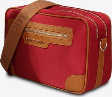 Borsa a tracolla 'Borsa a Tracolla Pelle Vegana Gianmarco Venturi Nera e - Versatile Donna' di GianMarco Venturi in rosso: frontale
