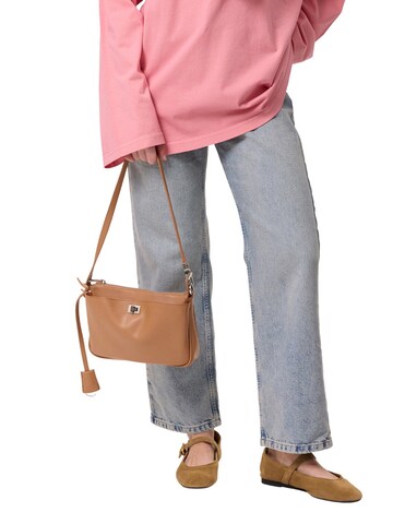 MANUKA Shoulder Bag in Brown
