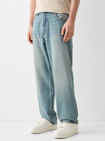 Bershka Loosefit Jeans in Blauw: voorkant