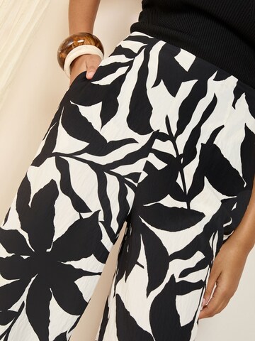 Friends Like These Wide Leg Hose in Schwarz