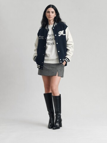Giacca di mezza stagione 'College Varsity Jacket Navy' di Mansour in blu: frontale