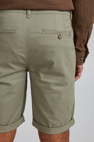 regular Pantaloni di !Solid in verde