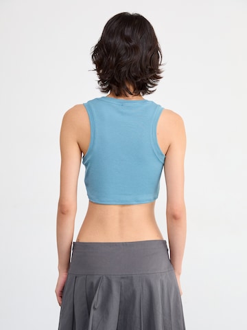 Top 'ESSNTL' di Nike Sportswear in blu: dietro