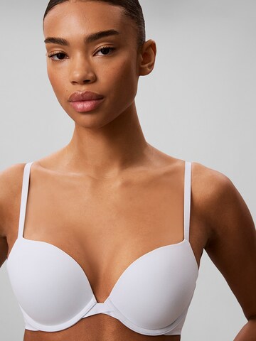 Push-up Soutien-gorge Calvin Klein en blanc