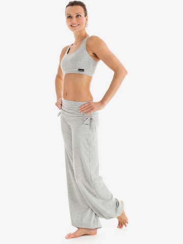 Effilé Pantalon de sport 'WH1' Winshape en gris