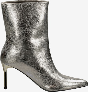 STEVE MADDEN Ankle Boots in Silver