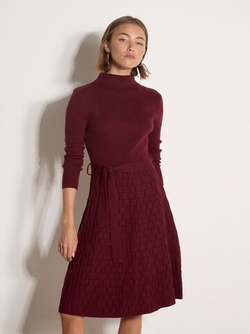 Robe ' ' Apricot en rouge : devant