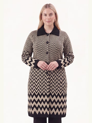 YOEK Knit cardigan in Black: front