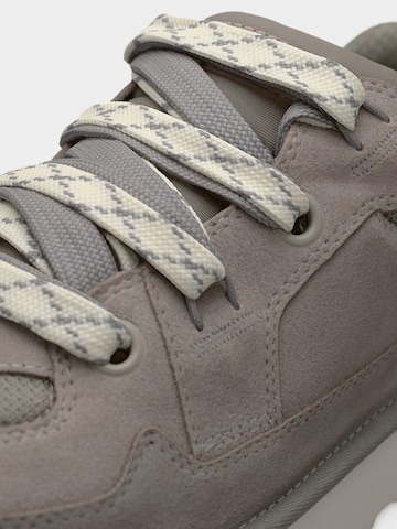 UGG Σνίκερ χαμηλό 'Lo Lowmel' σε γκρι