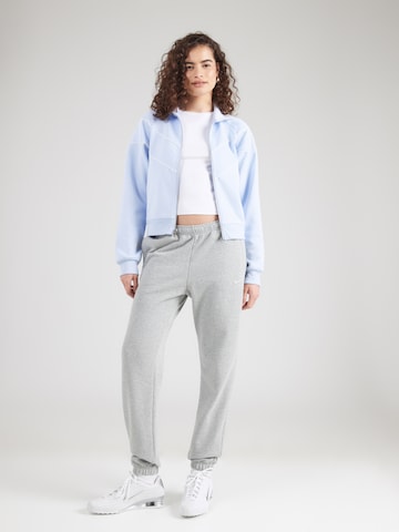 Nike Sportswear Дънки Tapered Leg Панталон 'Studio Fleece' в сиво