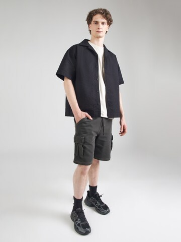 Superdry Regular Gargohousut värissä musta