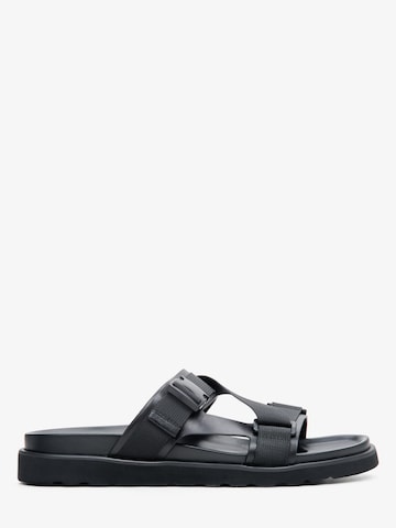 Estro Sandals '901-2' in Black: front