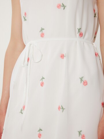 Robe d’été Happiness İstanbul en blanc