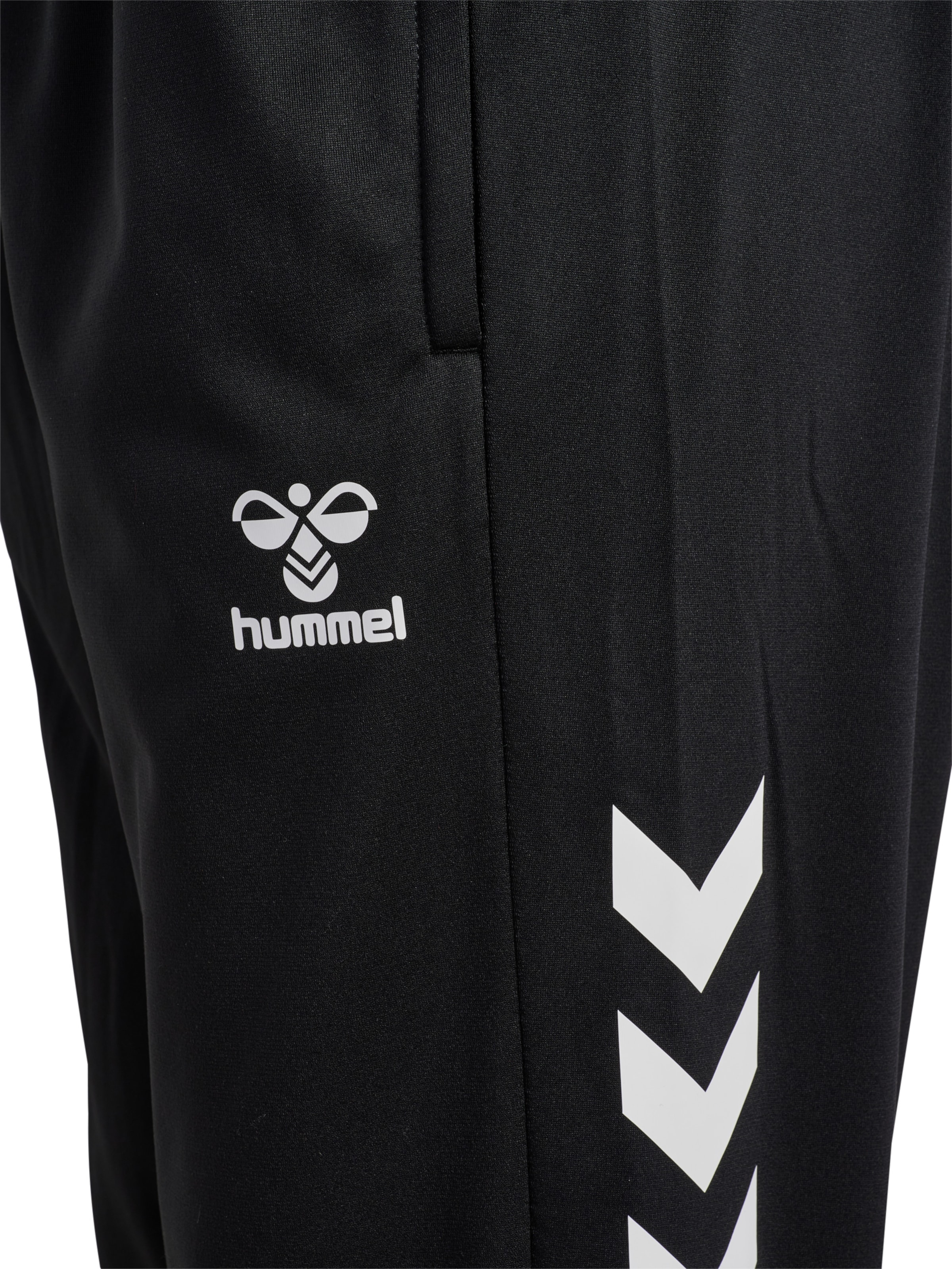 Hummel Regular Workout Pants 'Core 2.0' in Black