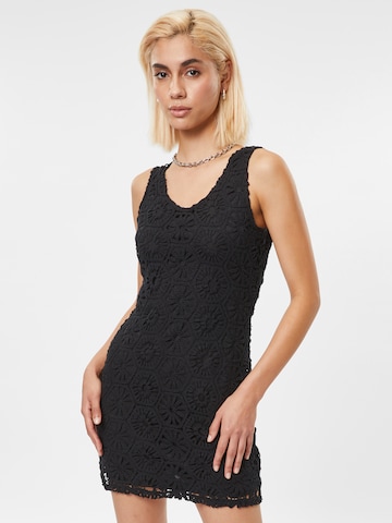 Dorothy Perkins Dress in Black: front