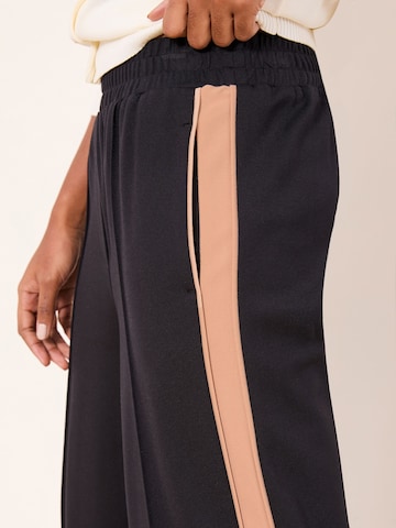 Lipsy Широкий Штаны в Черный