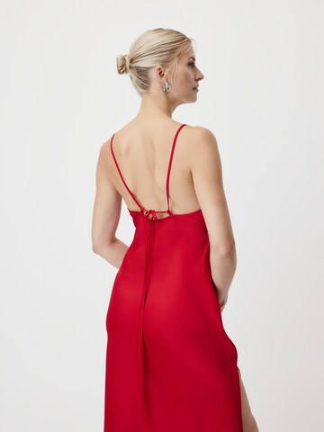 Robe de soirée 'Brianne' LeGer by Lena Gercke en rouge