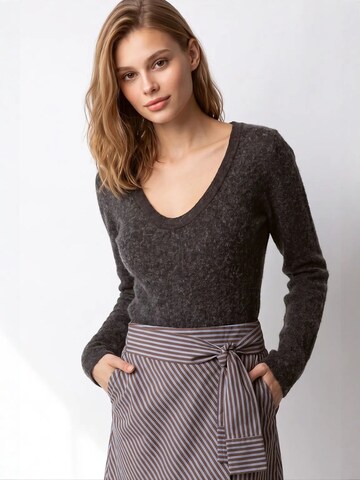 Pullover di MixRay in grigio