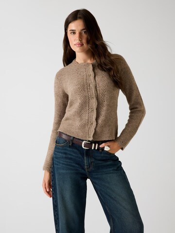GUESS Strickjacke in Braun: Vorderseite