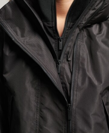 Superdry Funktionsjacke 'SD-Windcheater' in Schwarz