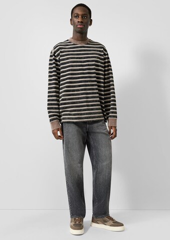 T-Shirt QS en gris : devant