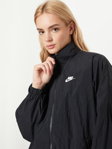 Nike Sportswear - Chaqueta de entretiempo en negro