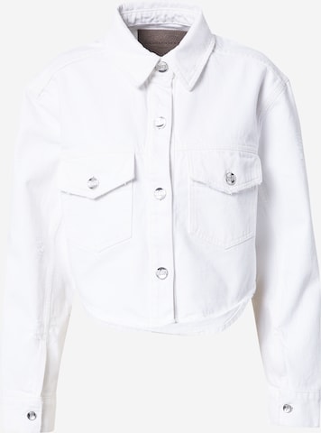 Goldgarn Between-Season Jacket in White: front