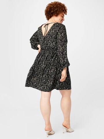 Robe 'Elsa' ABOUT YOU Curvy en noir