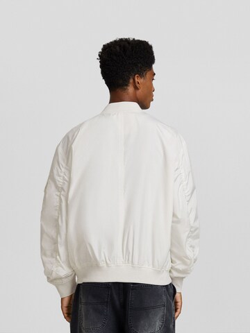 BershkaPrijelazna jakna - bijela boja