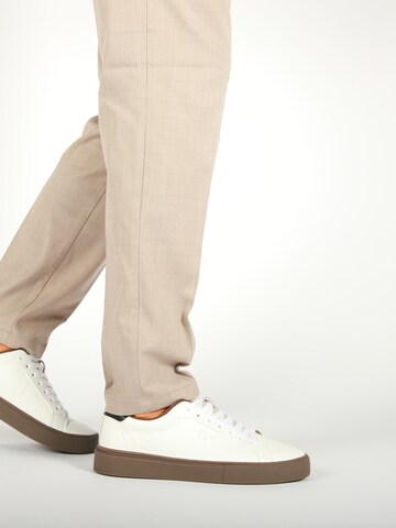 BLACKSTONE Låg sneaker 'QUARTZ ZEN - EG558' i vit