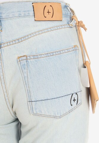 (+) people Jeans in 27 in Blue