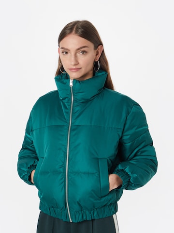 Abercrombie & Fitch Демисезонная куртка в Зеленый: спереди