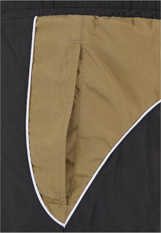 regular Pantaloni di Urban Classics in nero