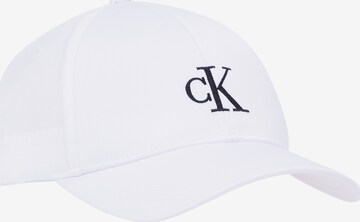 Calvin Klein Jeans Čiapka - biela: predná strana