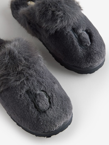 Pantoufle B by Ted Baker en gris