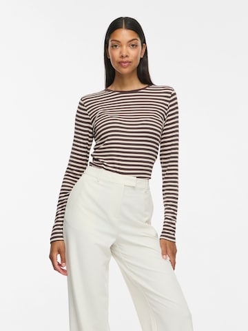 VILA - Camiseta 'VIAVera' en marrón: frente