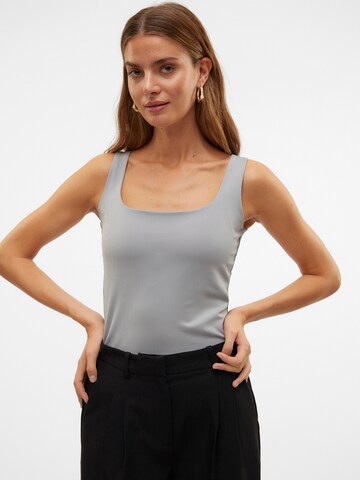 Top 'VMMillion' di VERO MODA in grigio: frontale