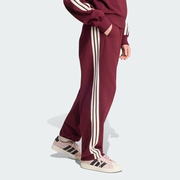 ADIDAS SPORTSWEAR Loosefit Sportovní kalhoty – červená