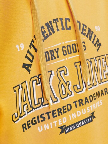 JACK & JONES Sweatshirt in Geel