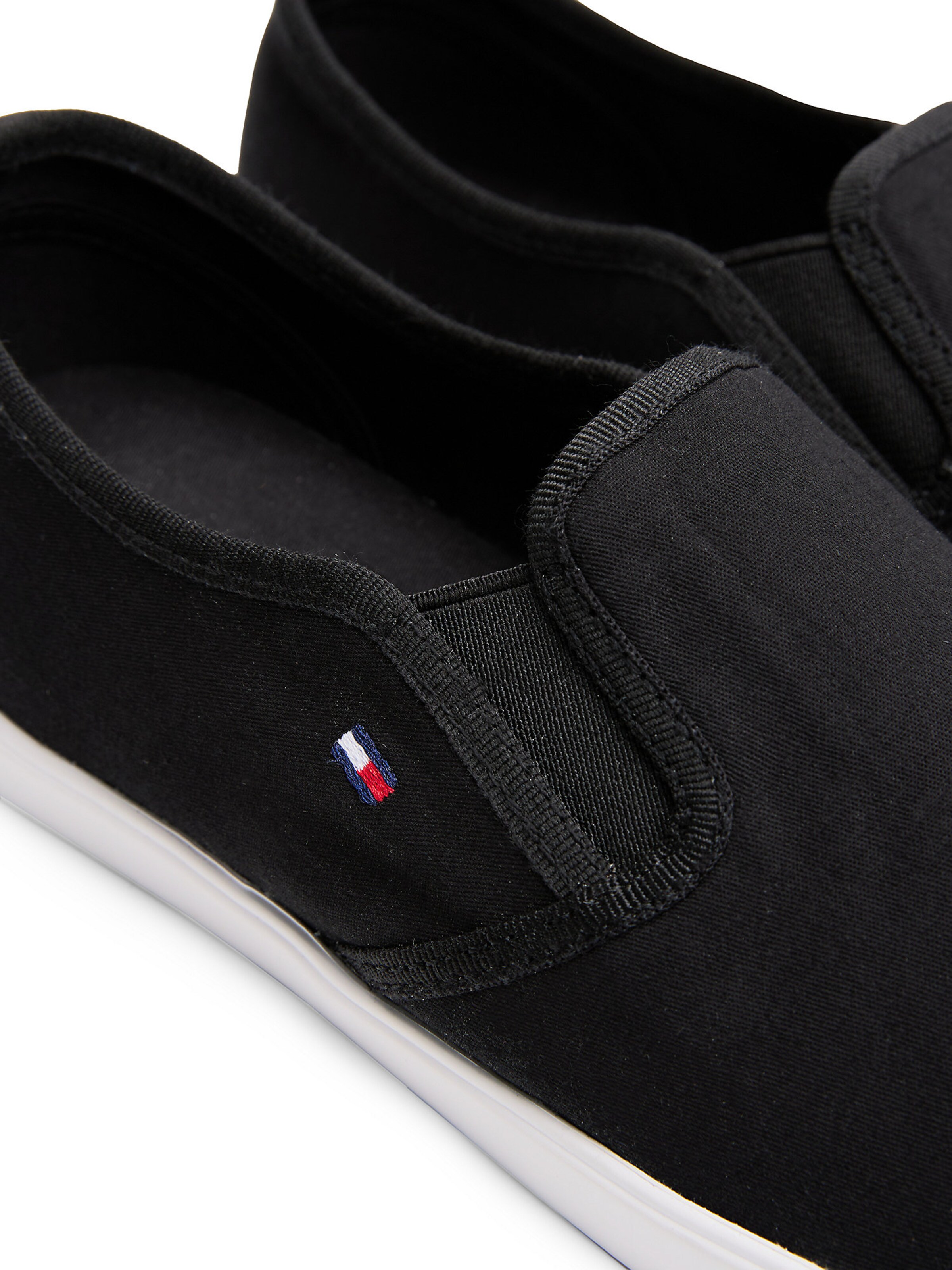 TOMMY HILFIGER Slip-on in Zwart
