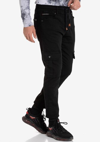 CIPO & BAXX Tapered Jeans in Schwarz