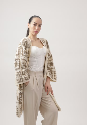 Elara Cardigan i beige