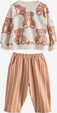 Next Setti värissä ruskea: etupuoli